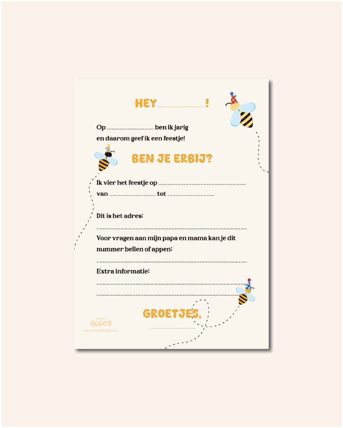 Gele uitnodigingen met bijen en de tekst “Ben je erBIJ?”. Set van 10 zonder envelop. Dubbelzijdig bedrukt, vrolijk ontwerp van Studio Bloos. Perfect voor kinderfeestjes.