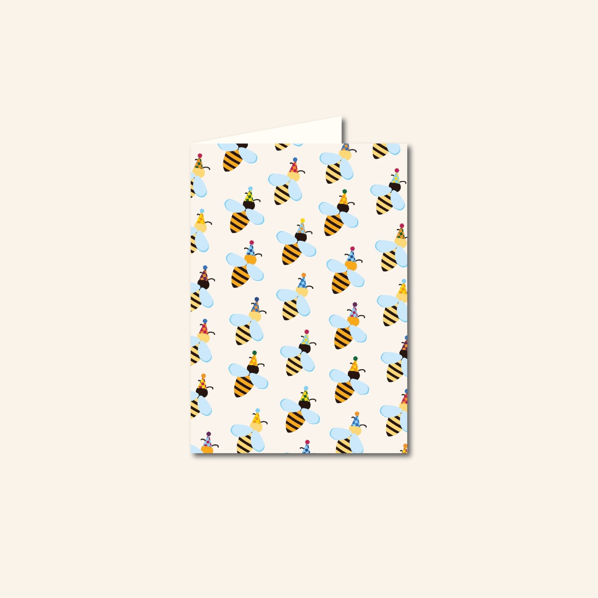 Wenskaart met illustratie van feestvierende bijen – Bijzonder Feestje uit de Feestbeest mini-collectie van Studio Bloos.